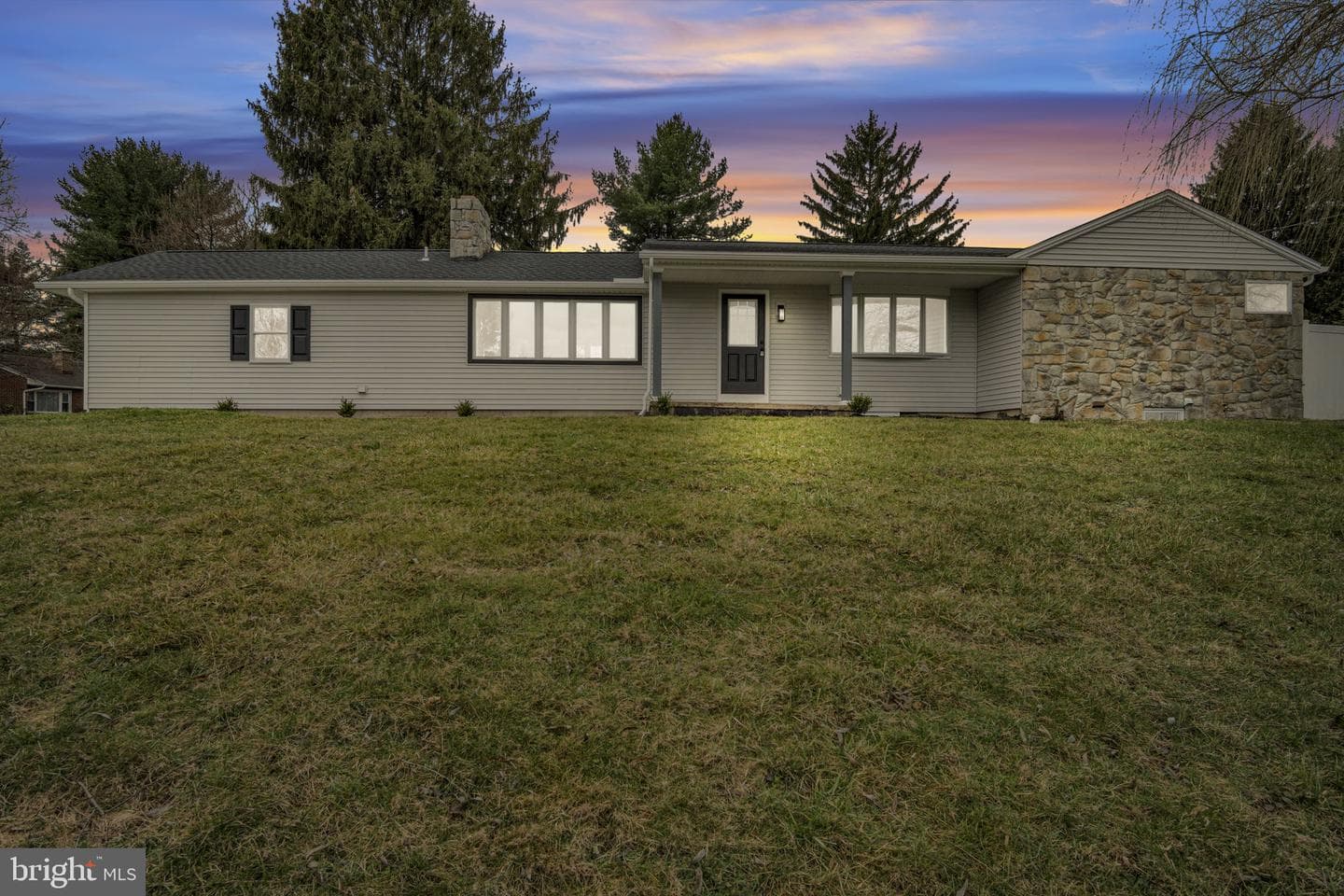 7 Crescent Drive photo 1