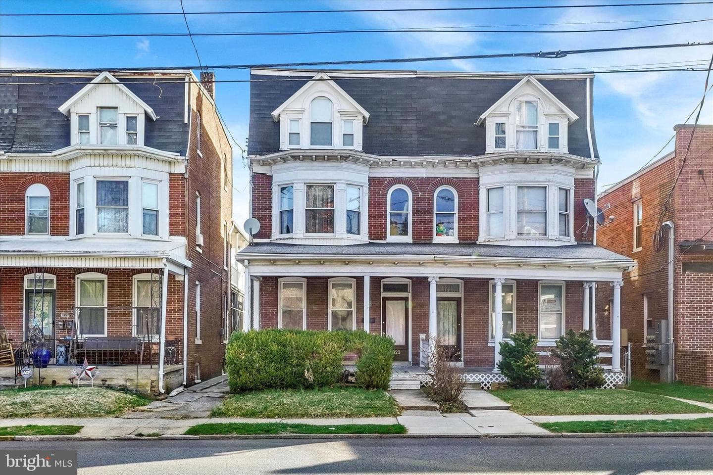 1323 N George Street photo 1
