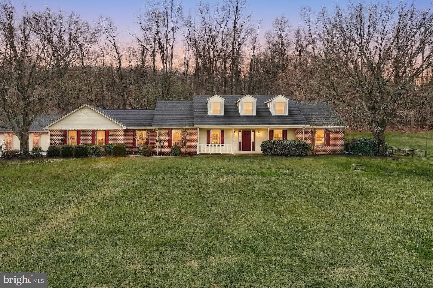 800 Kendale Road photo 1