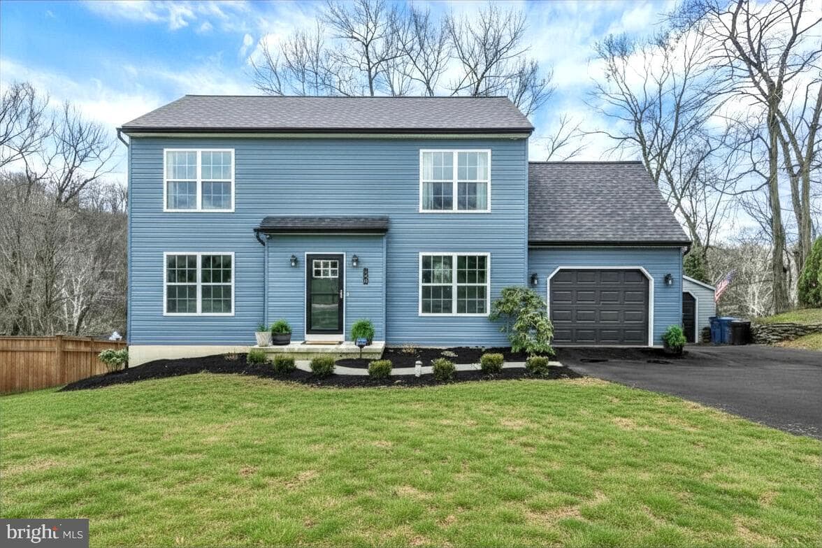140 Burberry Lane photo 1