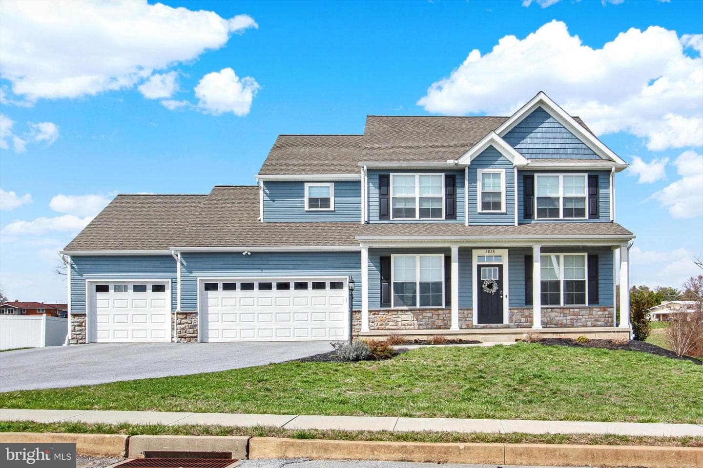 3828 Country Drive