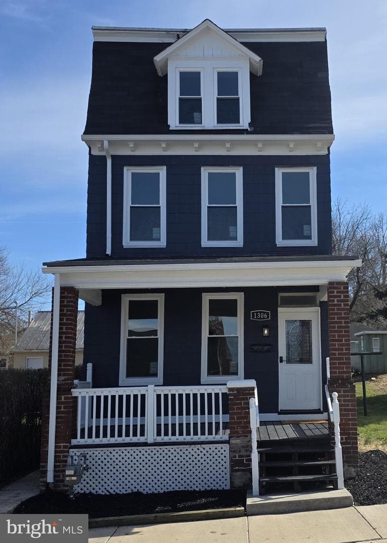 1306 W Poplar Street photo 1