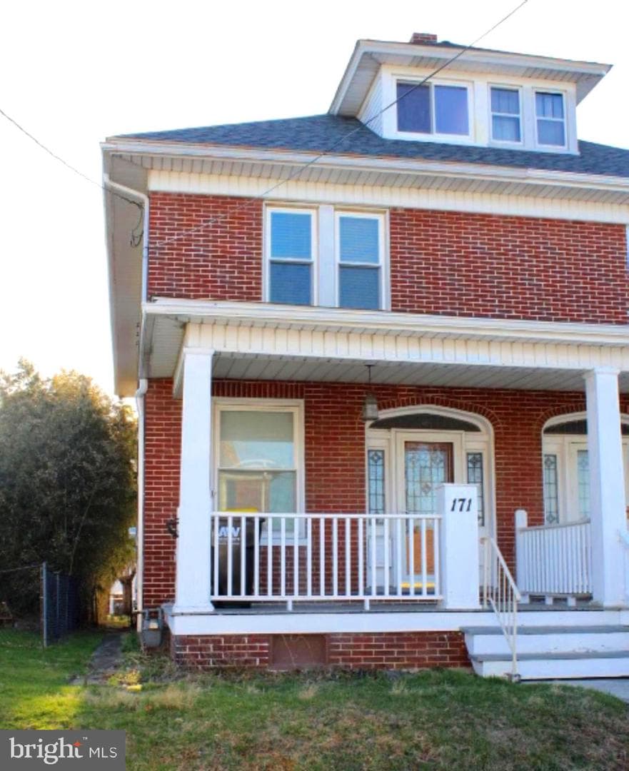171 Linden Avenue photo 1