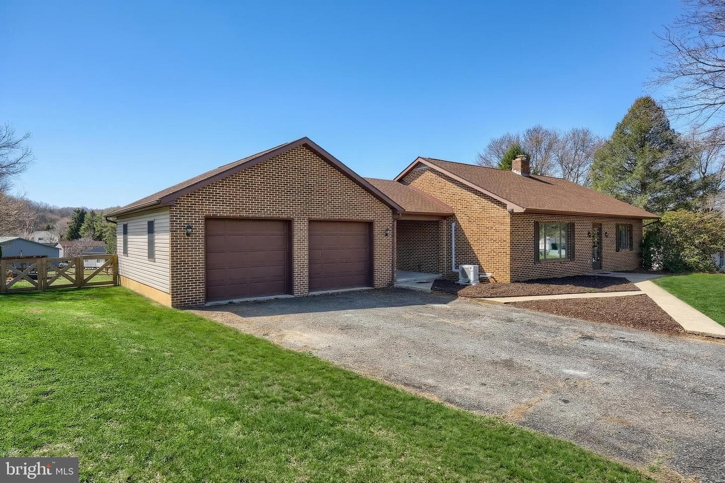 911 Ruby Lane