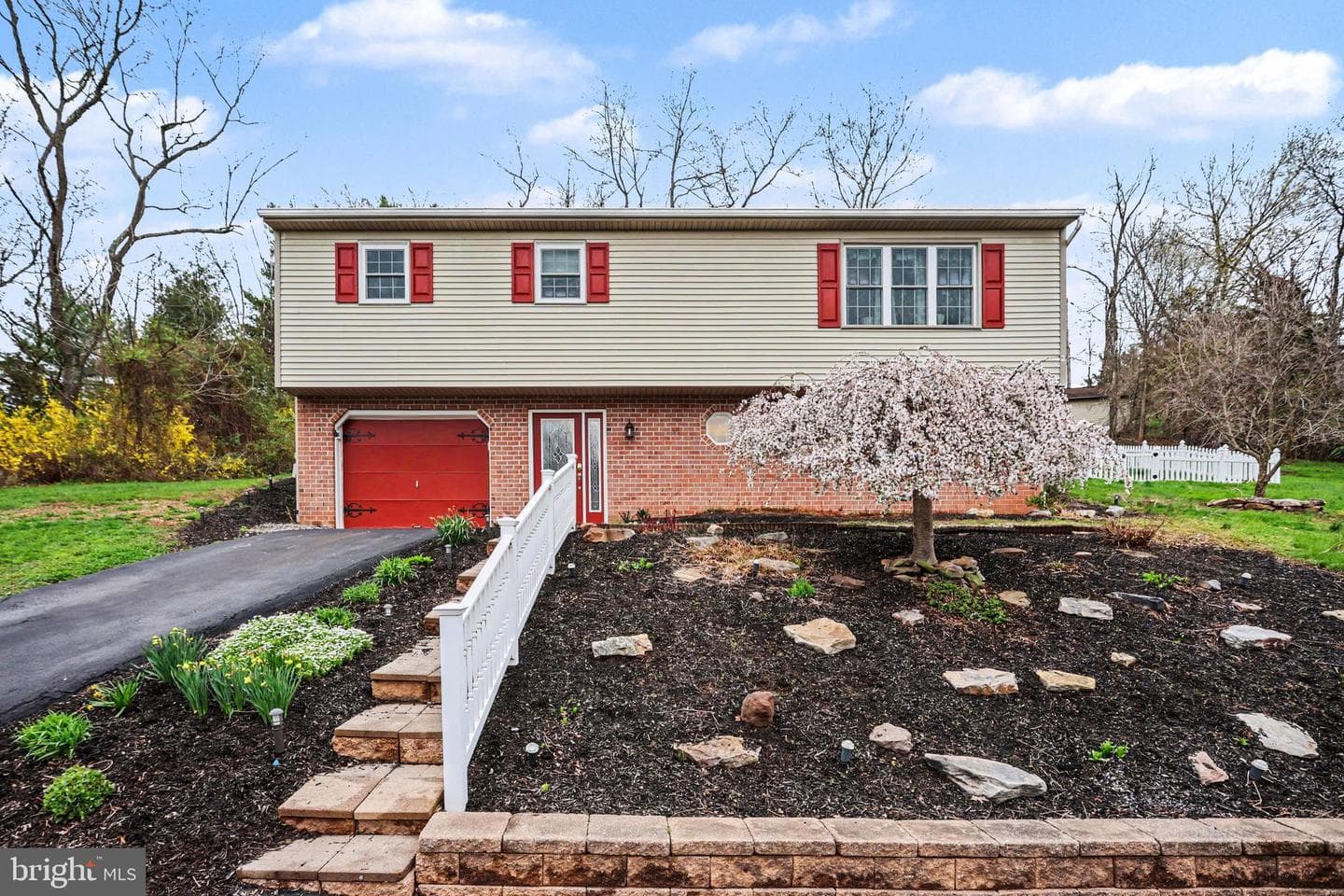 90 Eagle Lane
