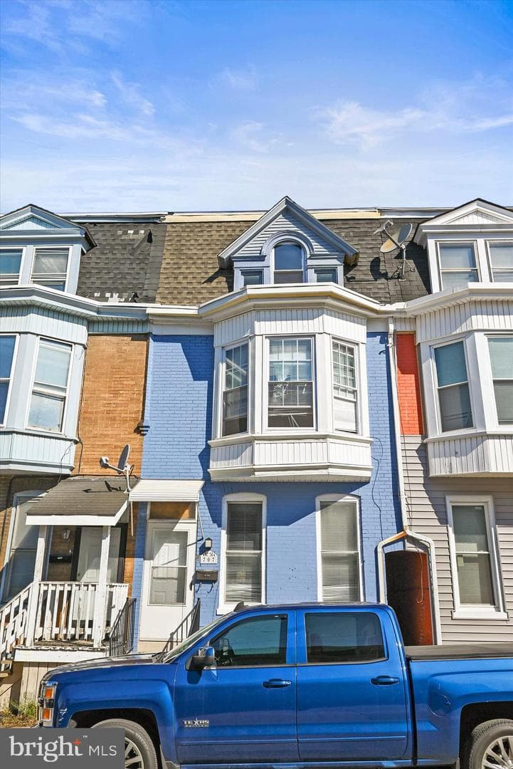 707 York Street