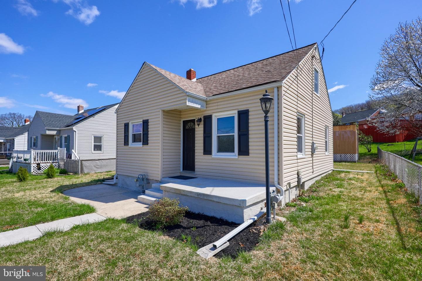 2581 Mayfield Street