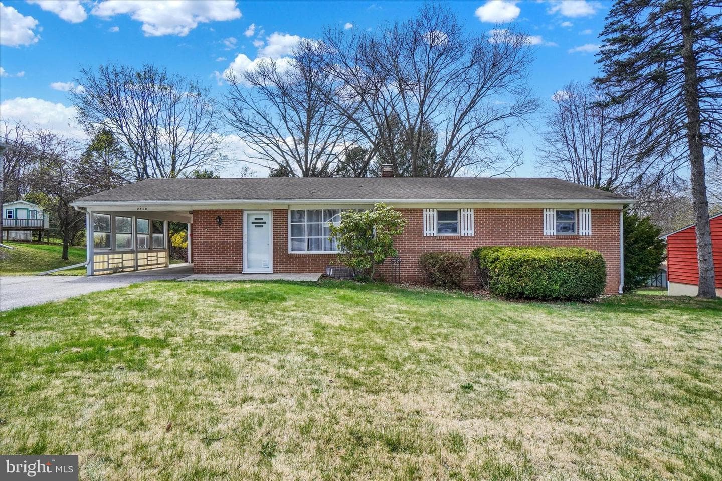 2710 Whitney Drive photo 1
