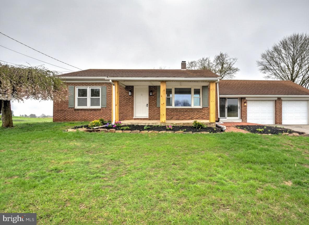 7047 Lincoln Highway W photo 1