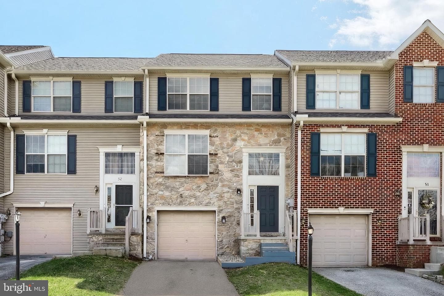53 Zachary Drive photo 1