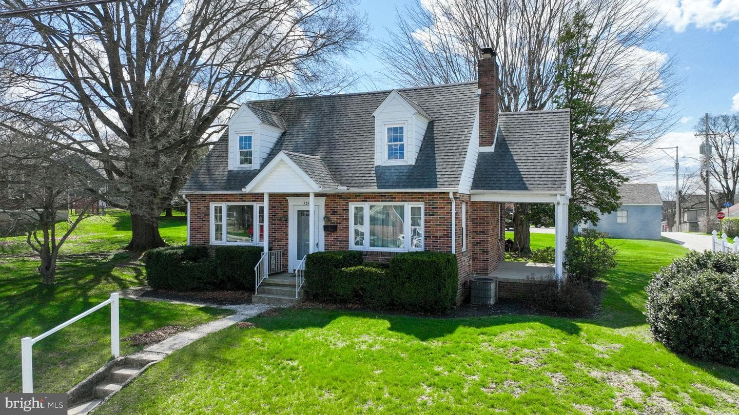 328 W Maple Street
