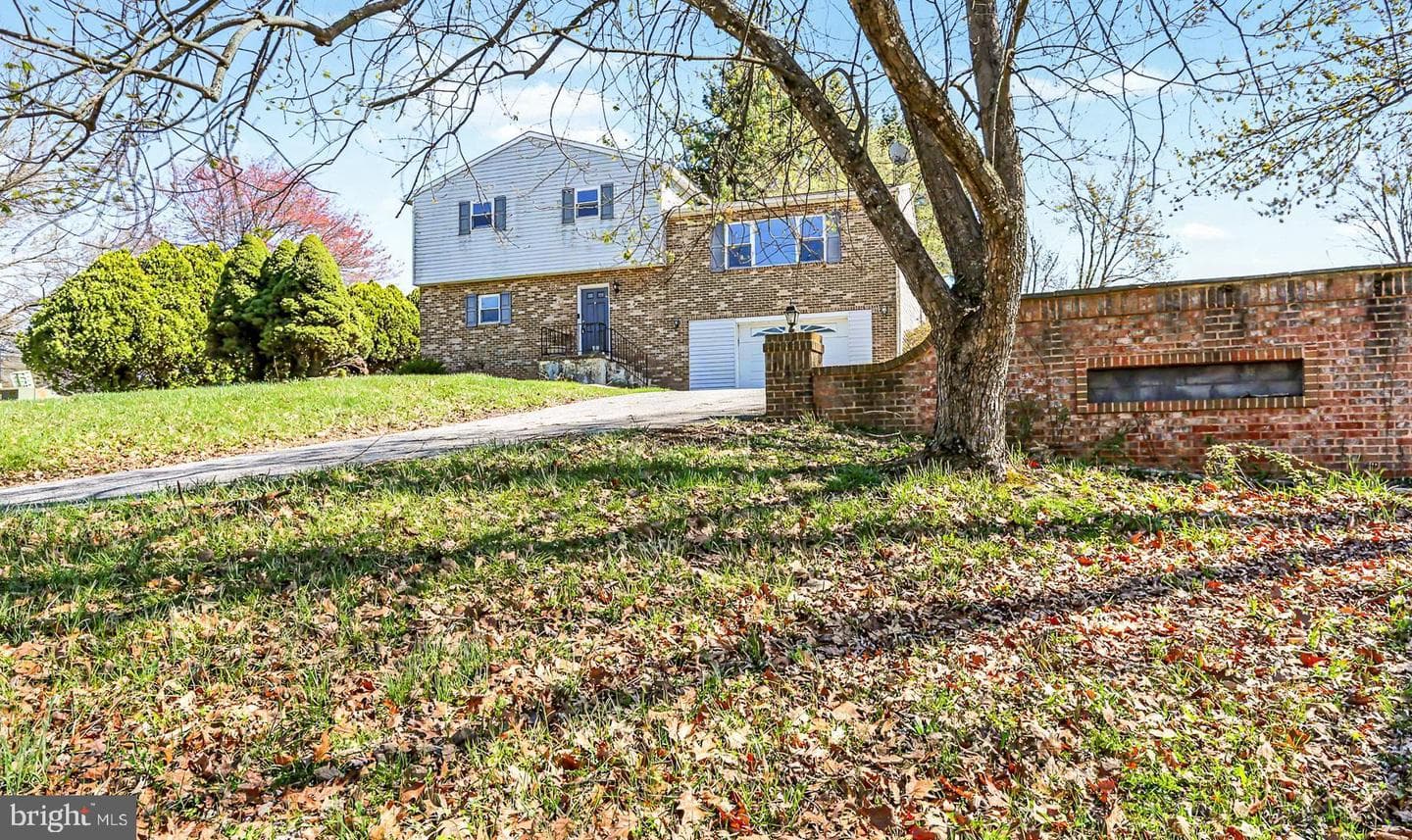 100 Hemlock Lane
