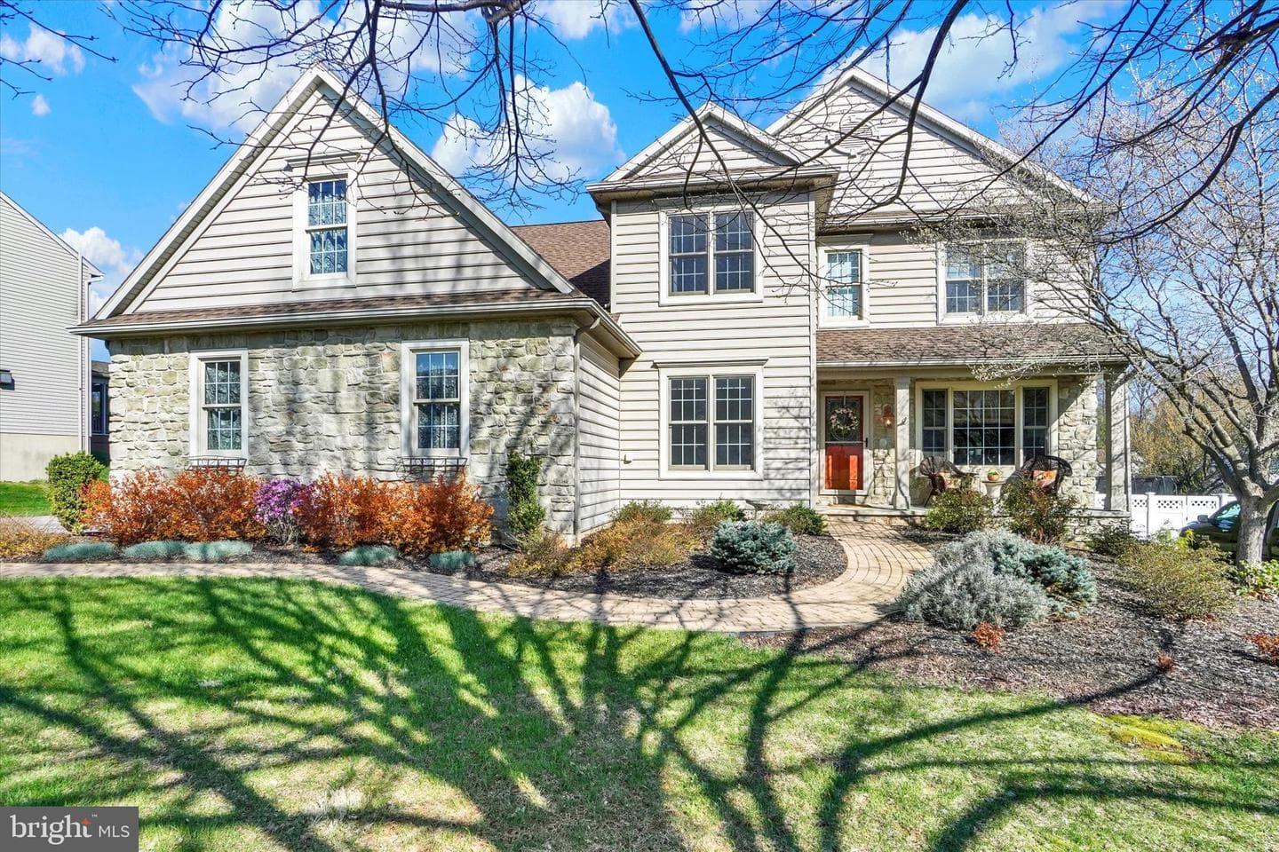 934 Castle Pond Drive photo 1