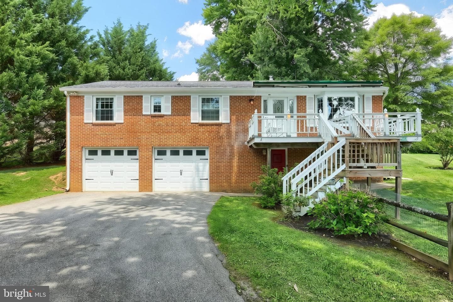 496 Lakeside Drive