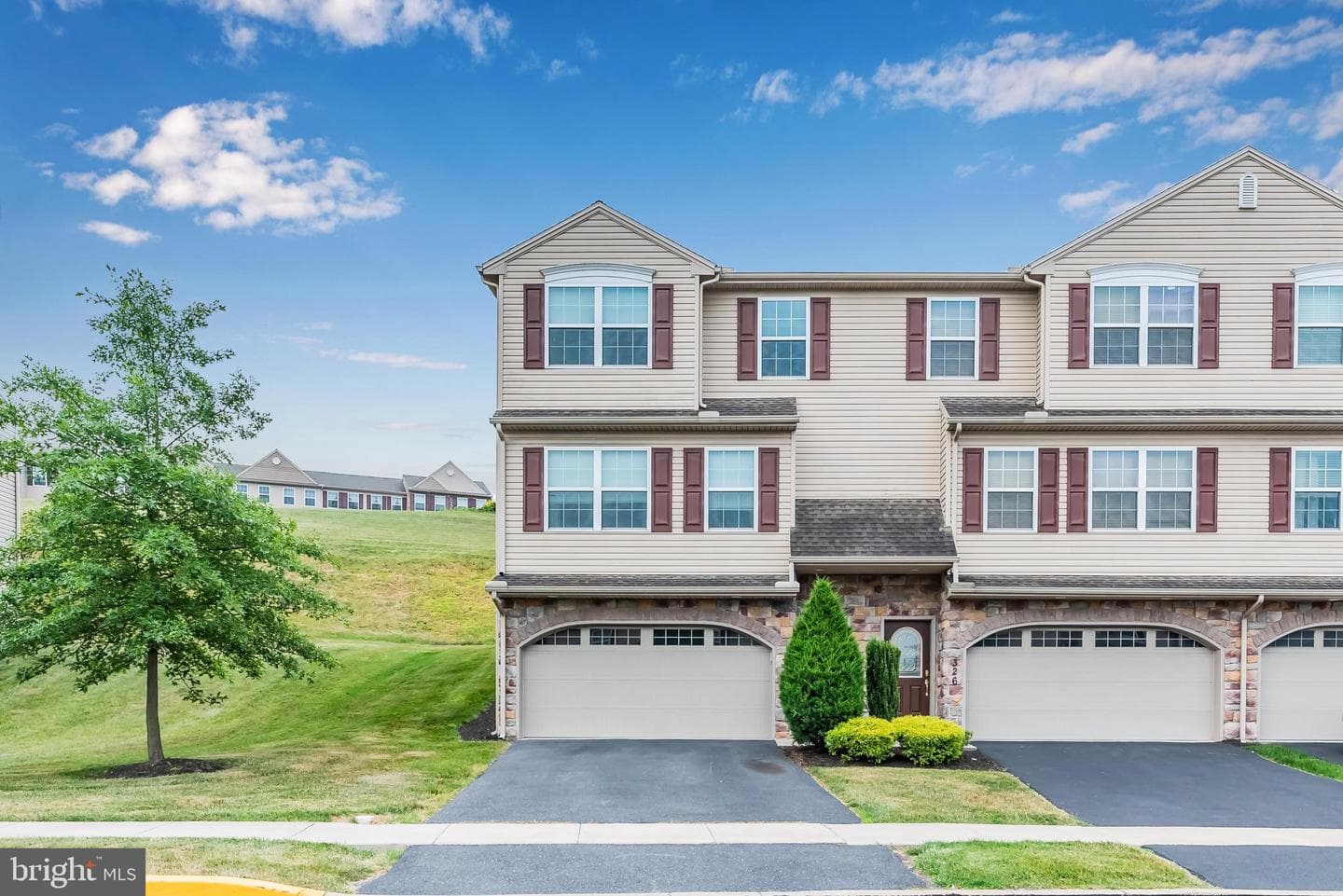 324 Weatherstone Drive photo 1