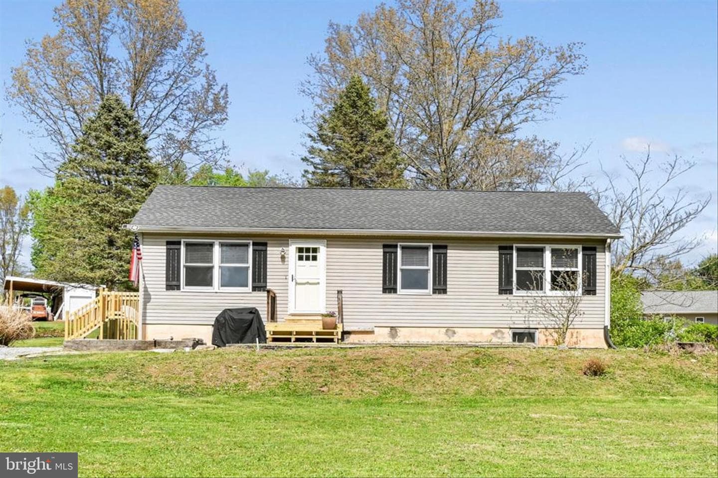 445 Scotch Pine Road photo 1