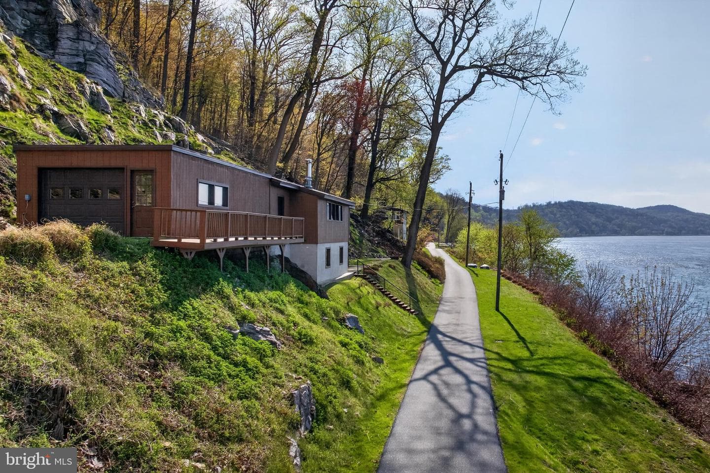6710 River Drive photo 1