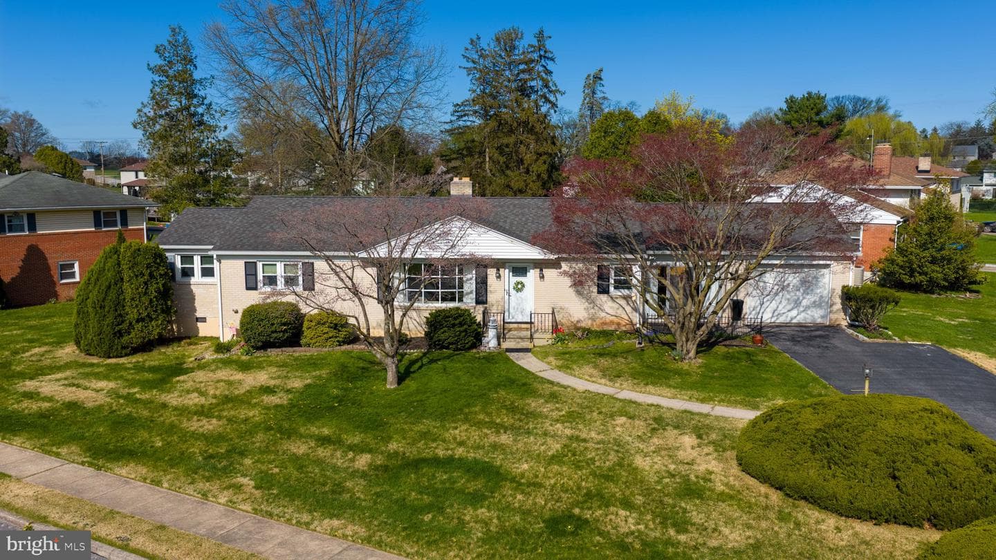 2401 Seneca Drive photo 1