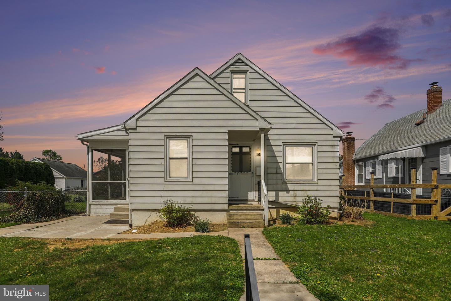 932 E Walnut Street