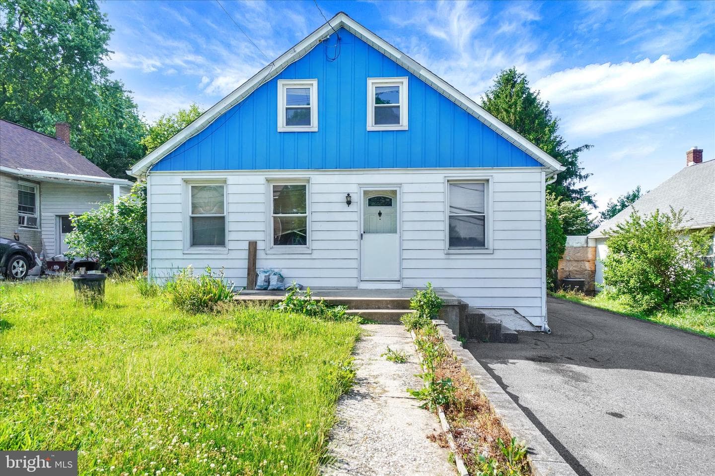 16 E Tolna Road photo 1