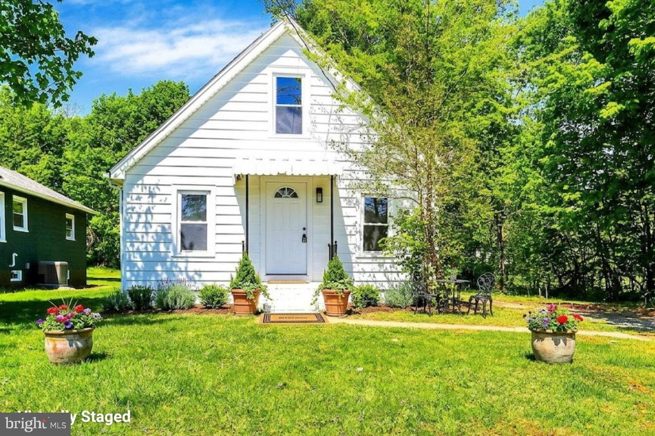15 Pear Avenue