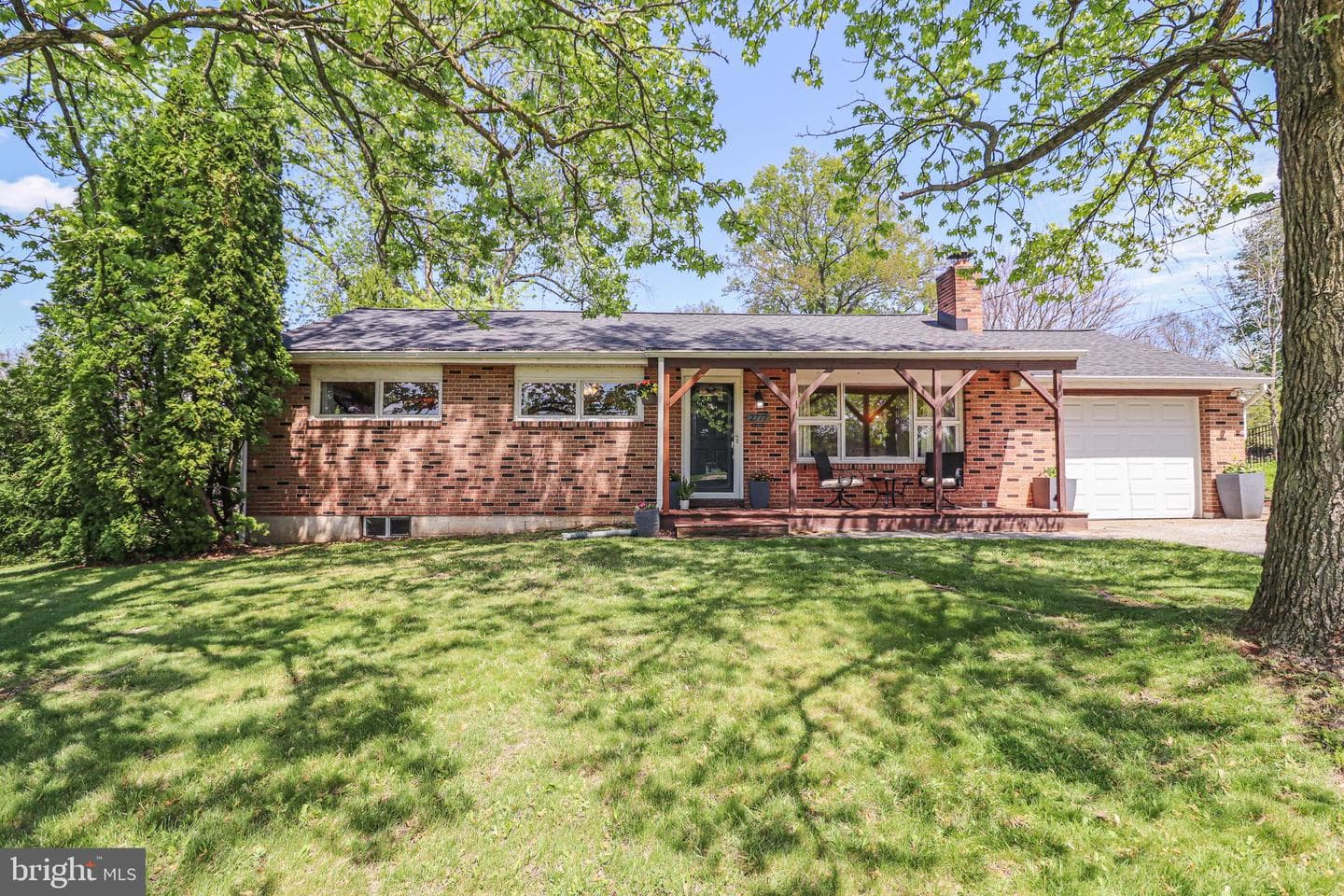 2777 Roosevelt Avenue