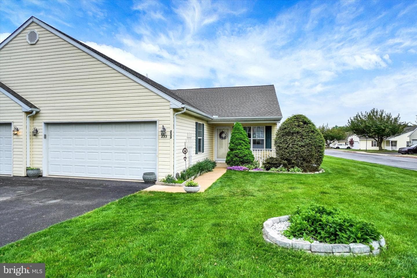 233 Equine Cove photo 1