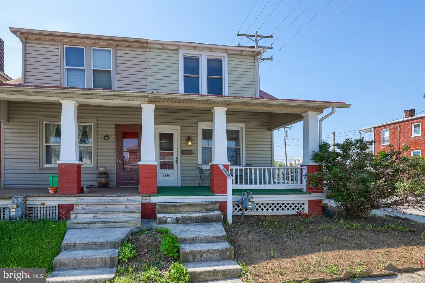 1656 Monroe Street photo 1