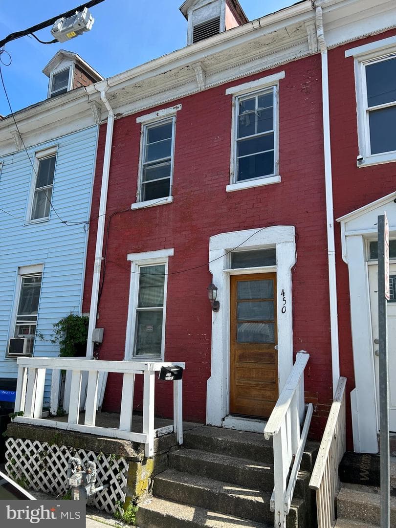 450 E Walnut Street