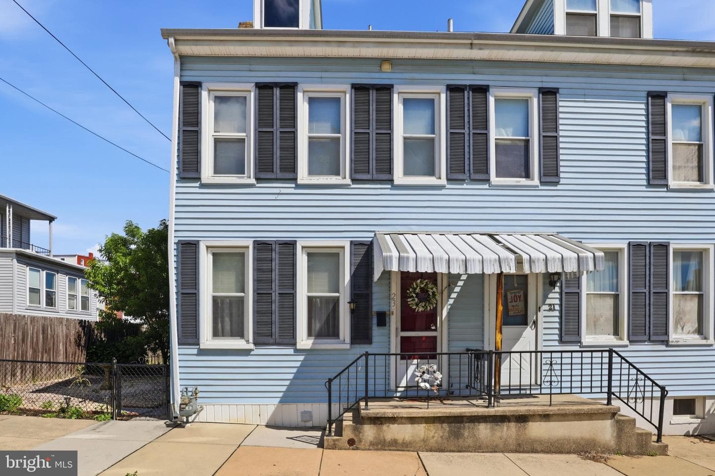 23 W 8th Avenue