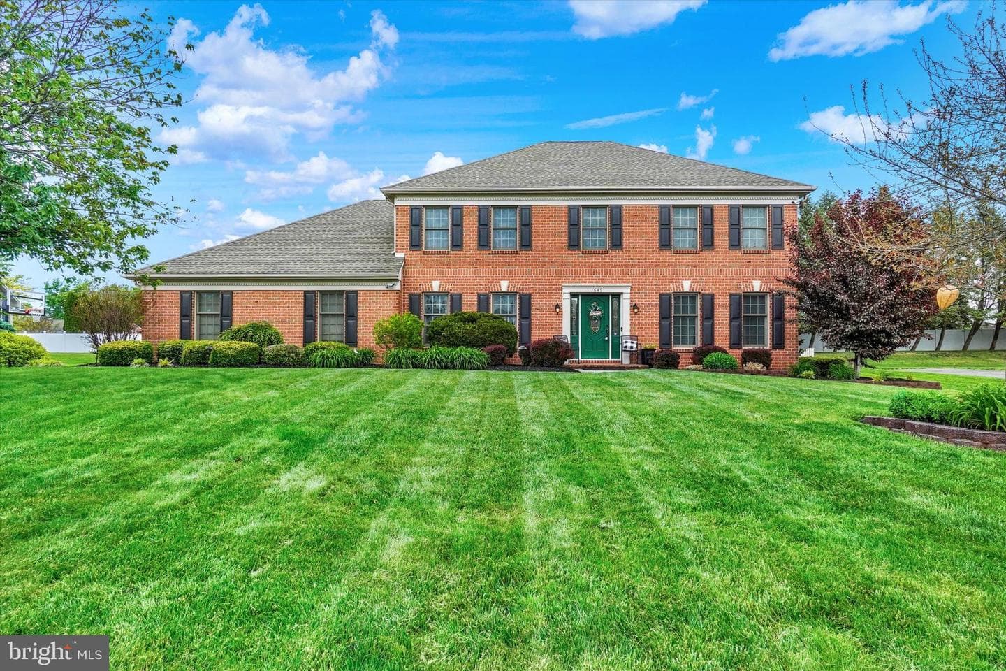1649 Lilac Road