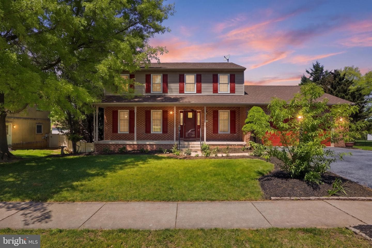 2933 Ridings Way
