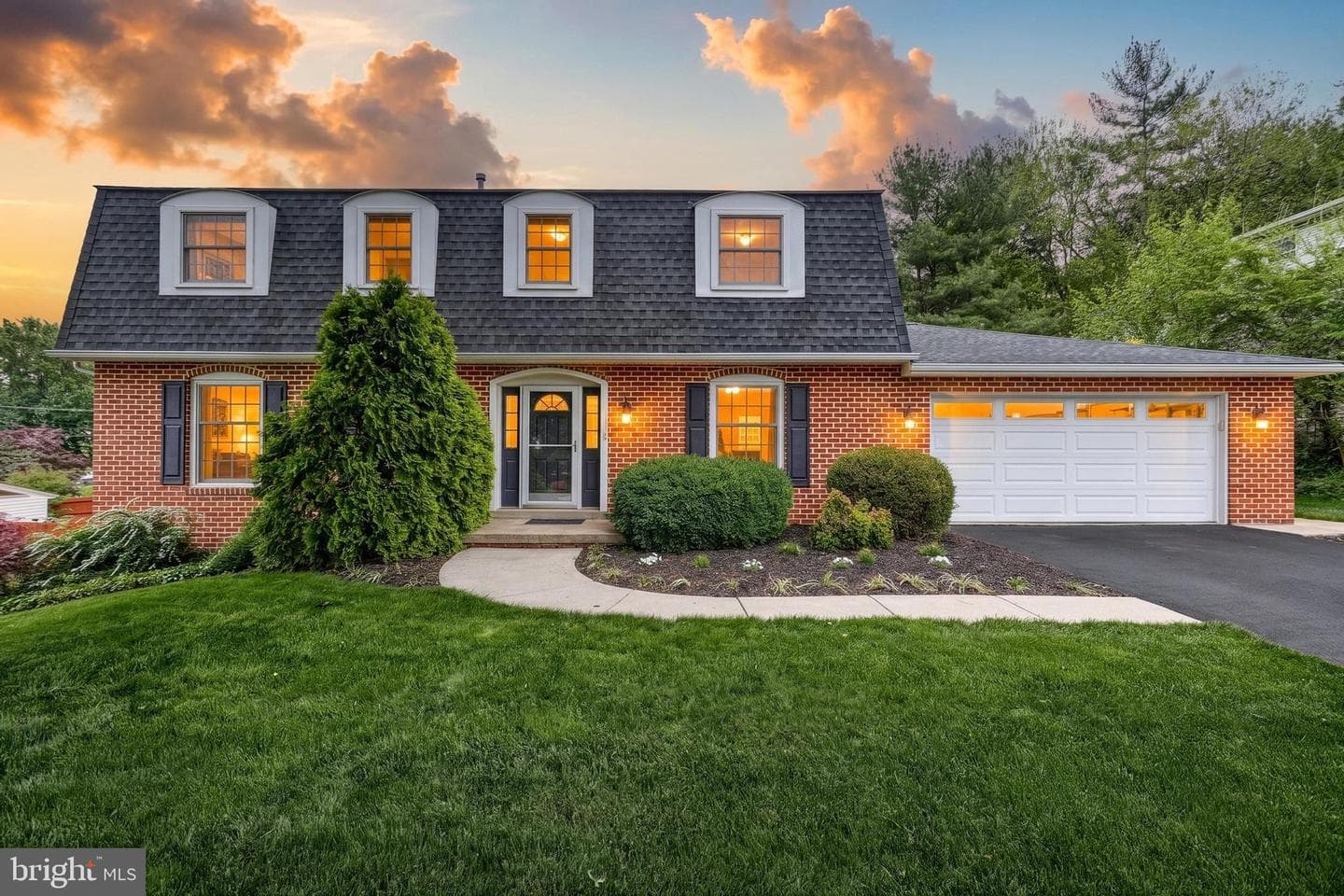 805 Cortleigh Drive