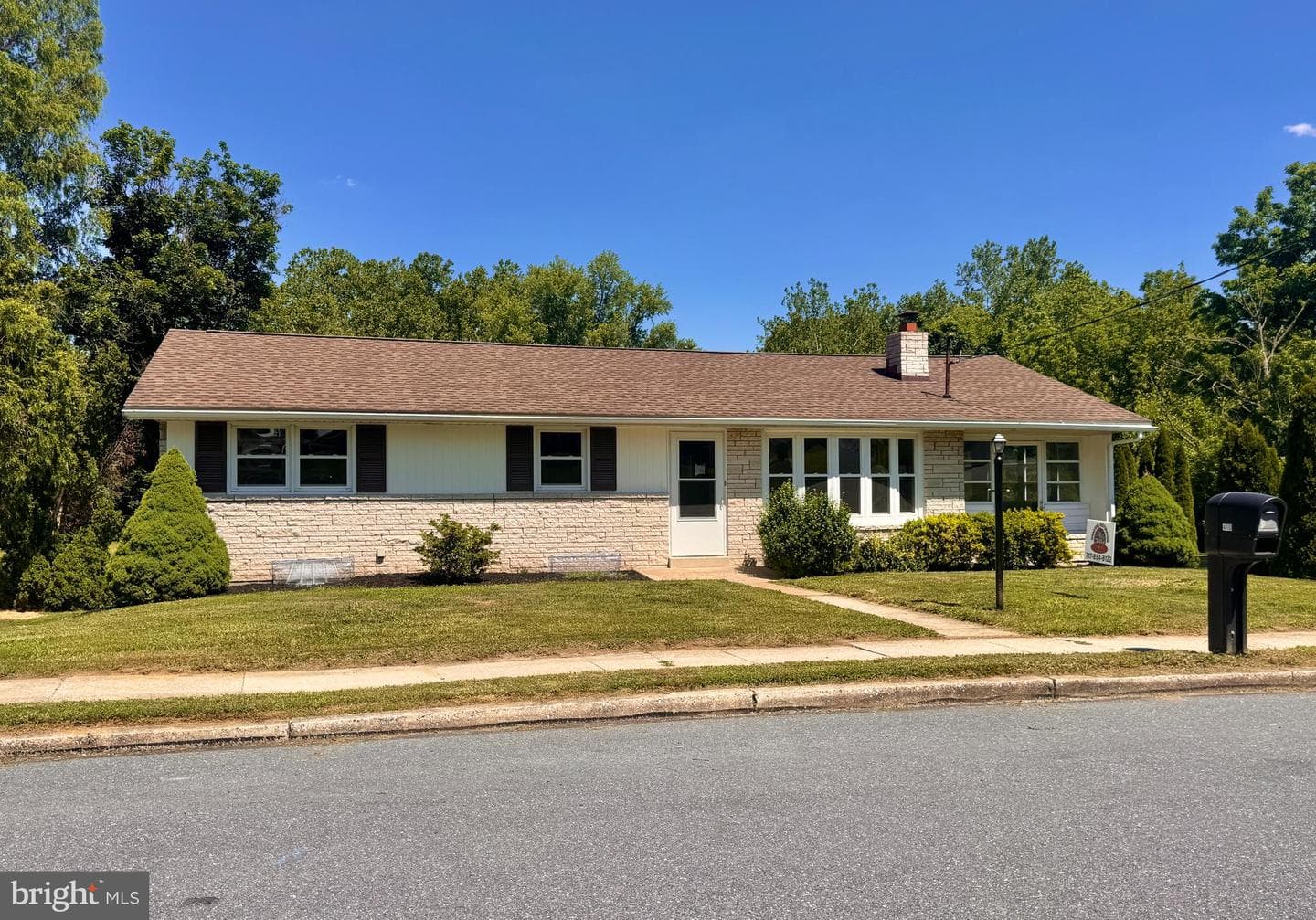 410 Arnold Lane photo 1