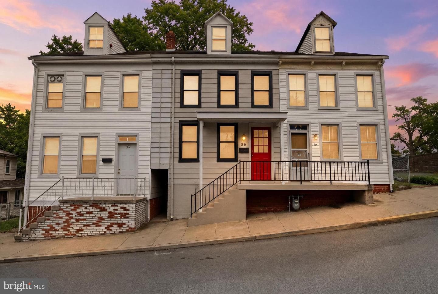 38 W 8th Avenue