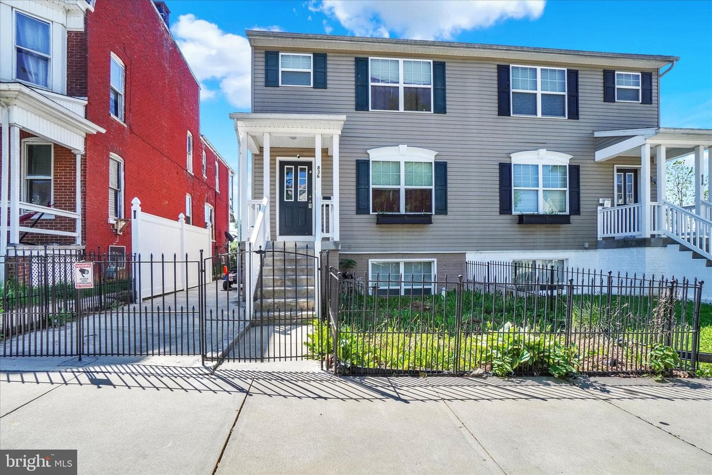 836 W Locust Street