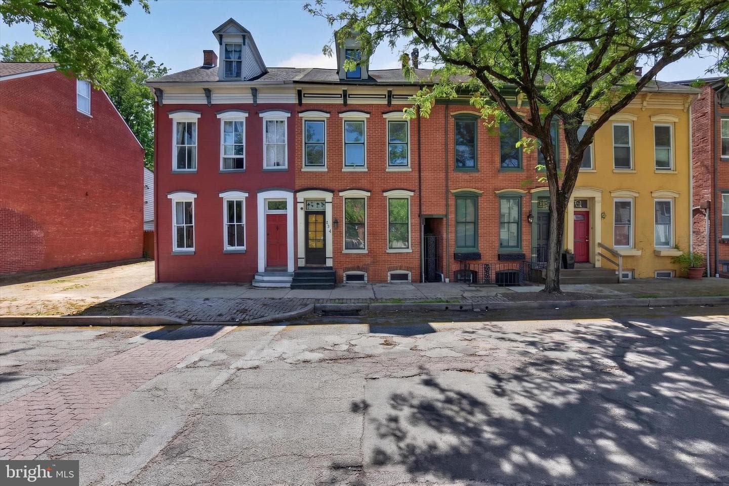 124 S Newberry Street