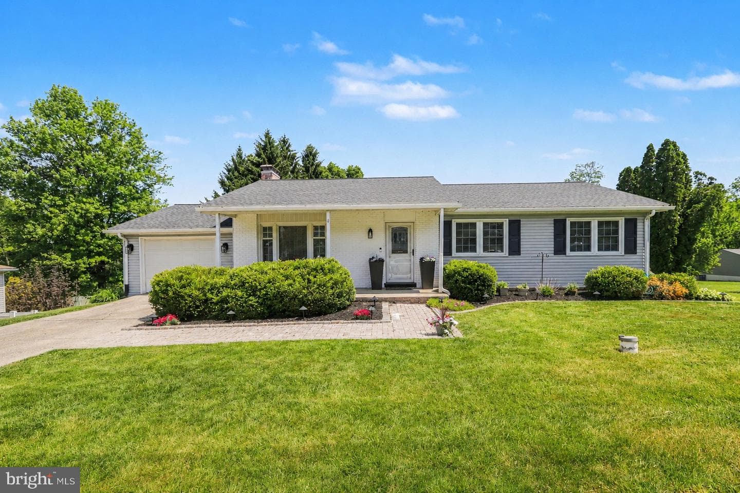 111 Bunker Hill Road photo 1