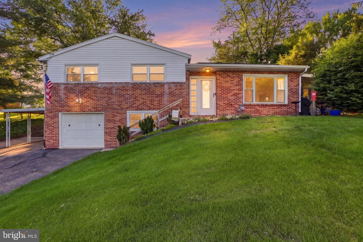 1901 Oakley Drive