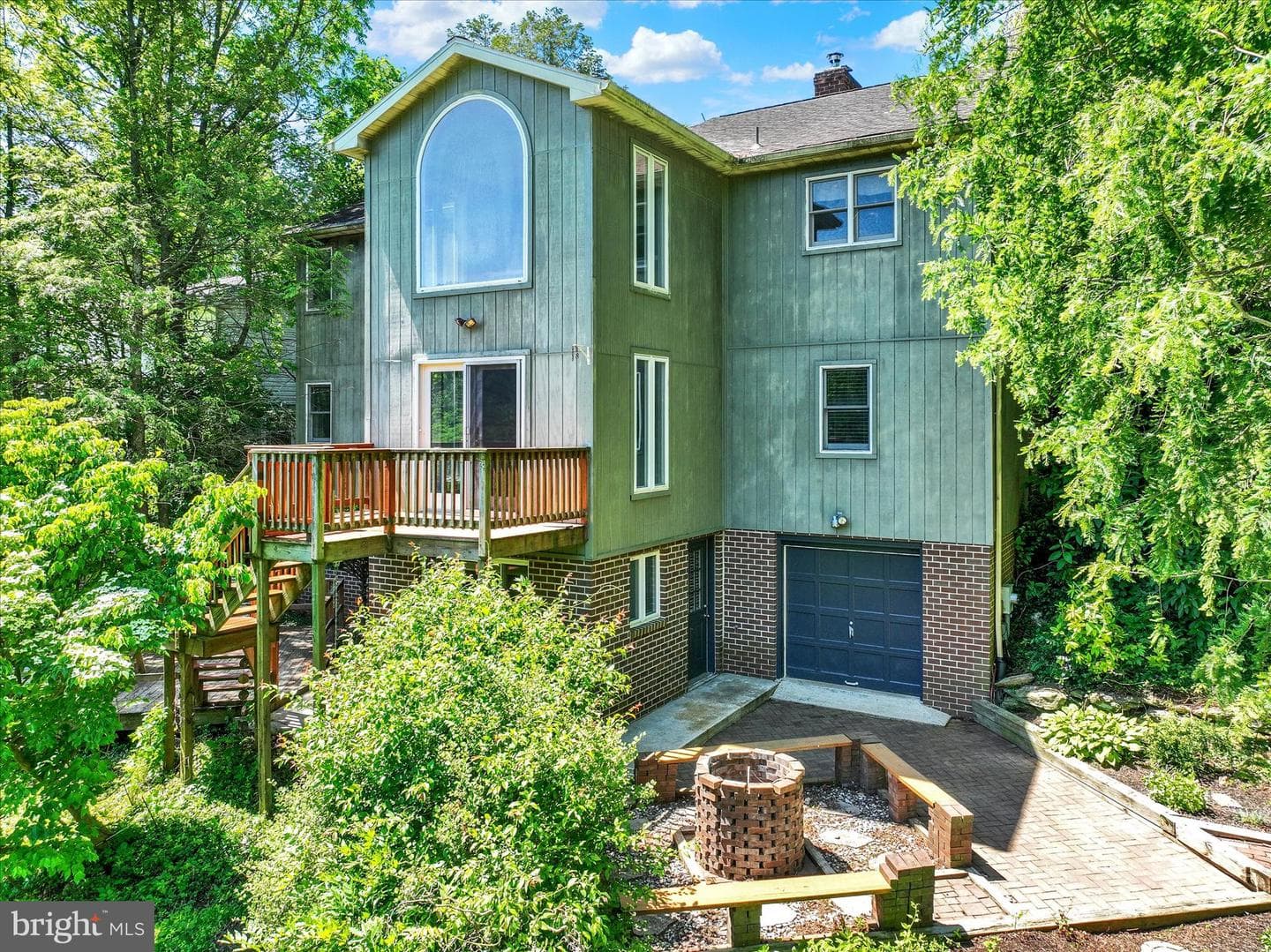 329 Shasta Drive photo 1
