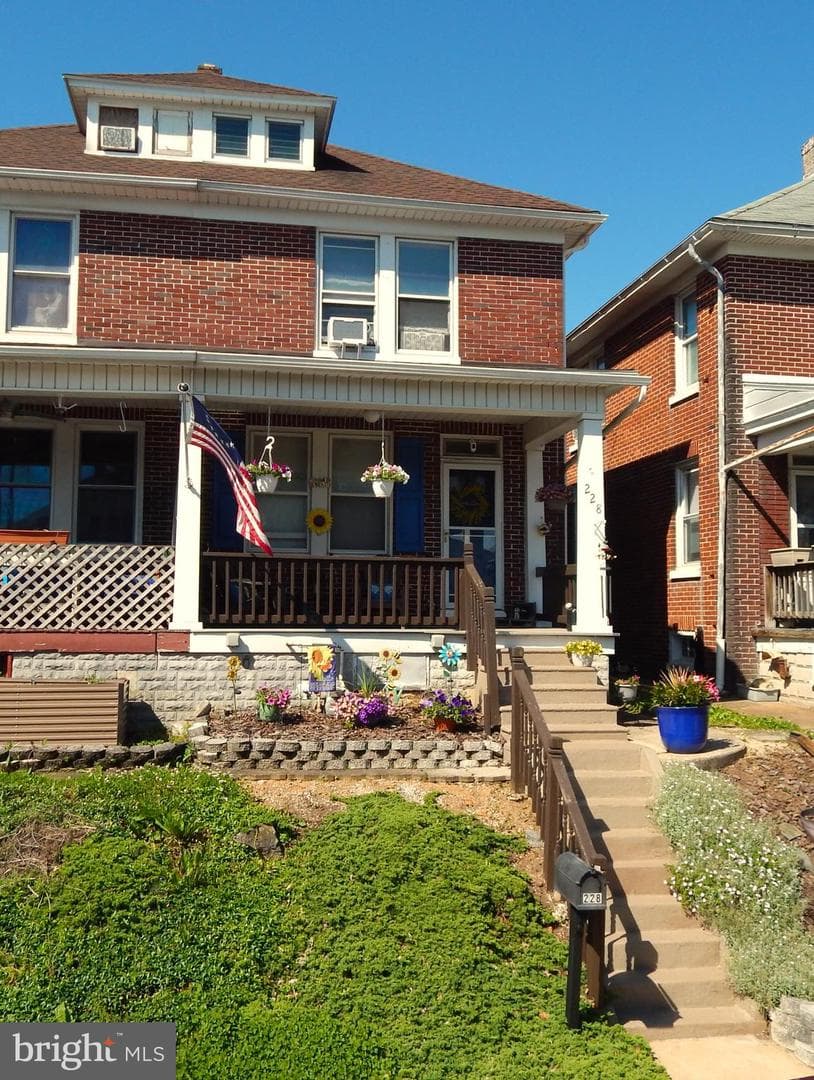 228 Wise Avenue