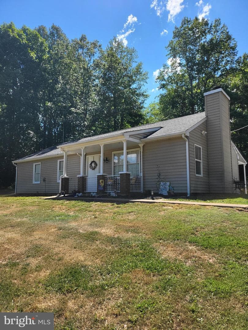 6594 Esmont Road photo 1