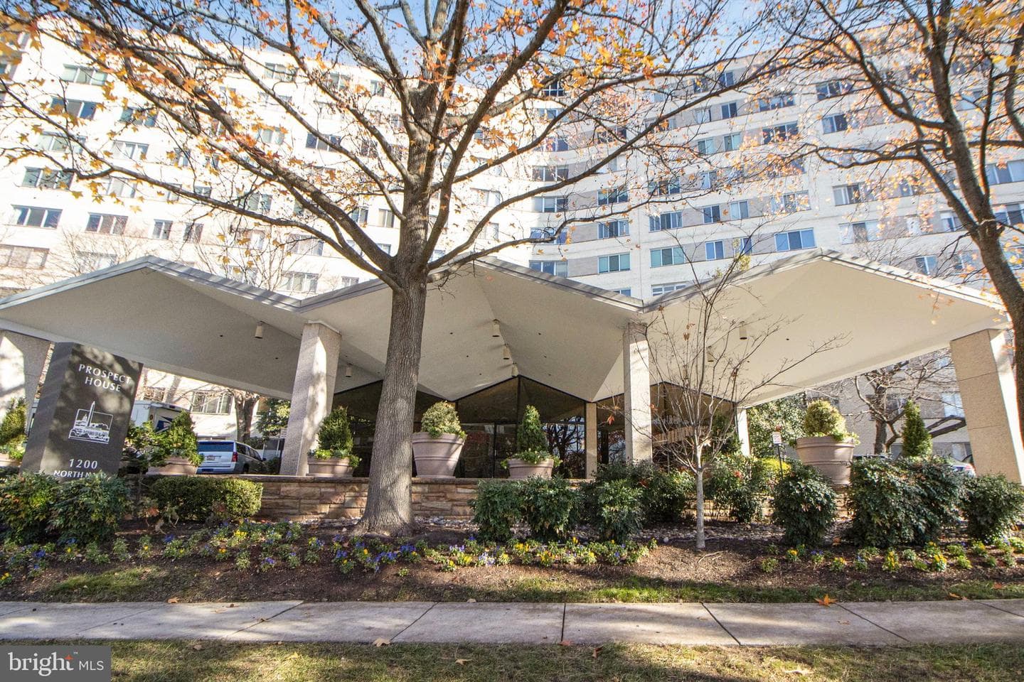 1200 N Nash Street #860 photo 1