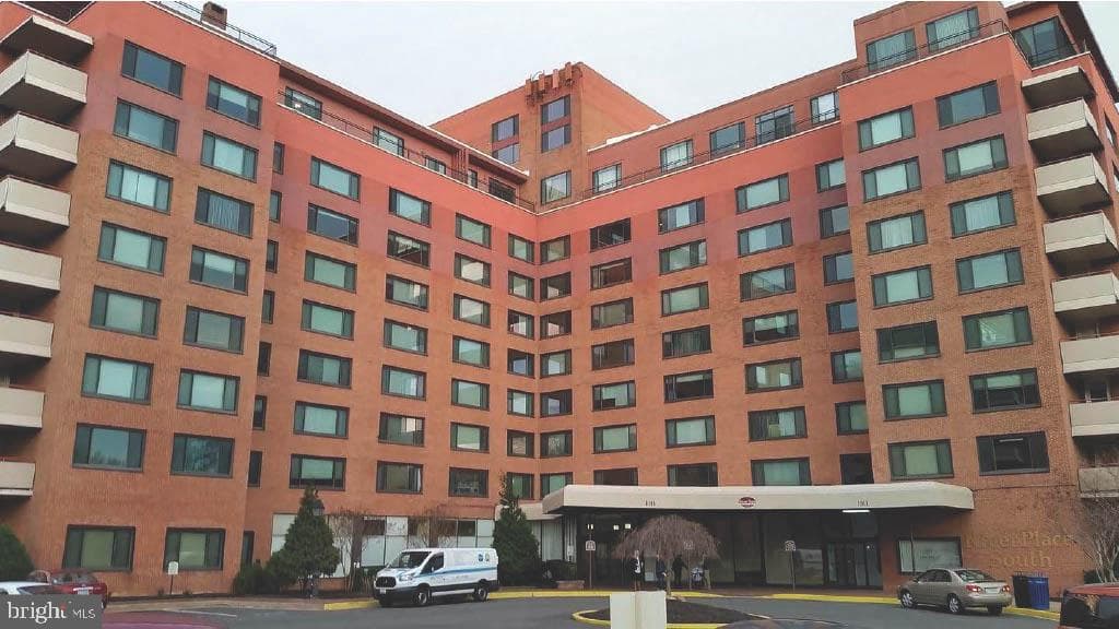 1011 Arlington Boulevard #1043 photo 1