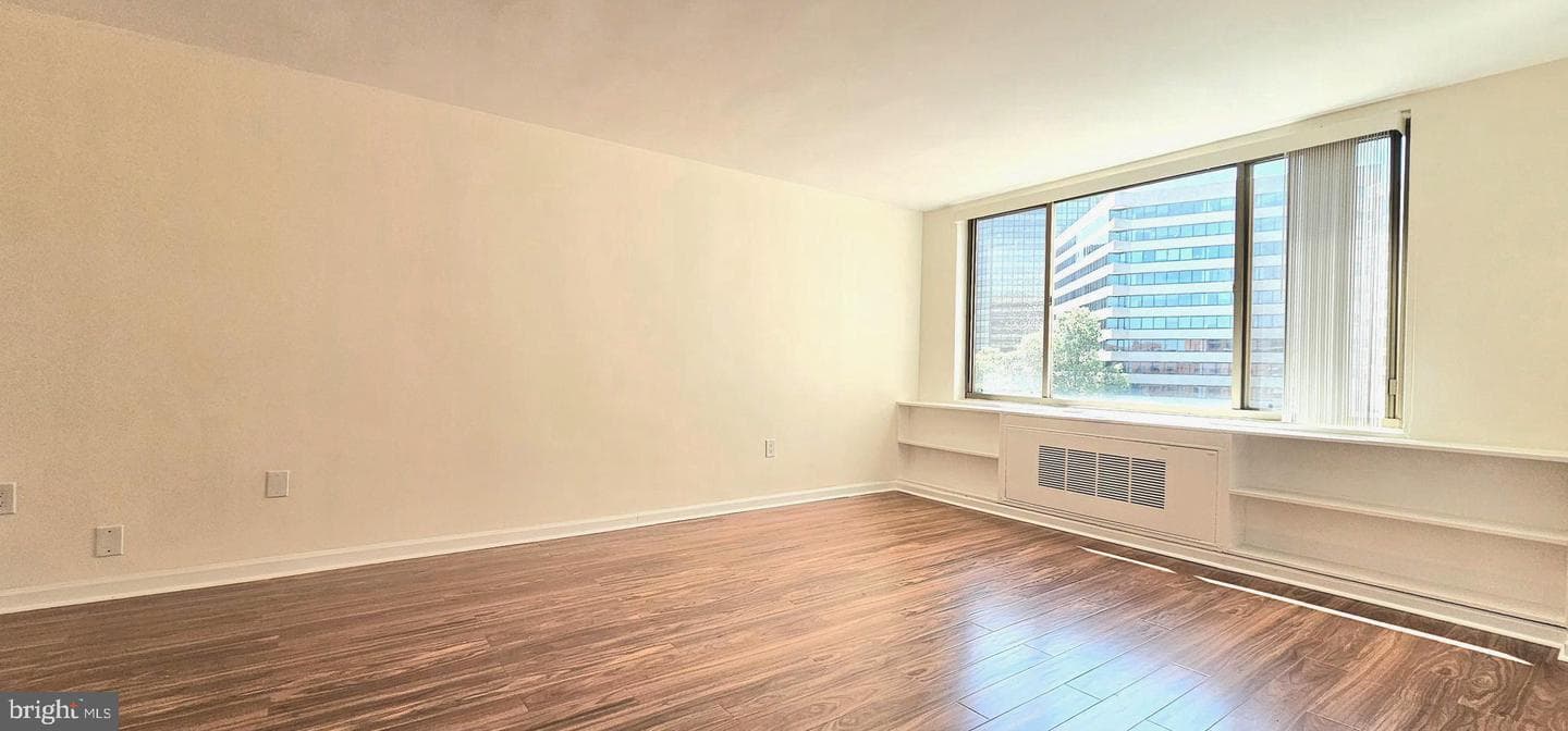 1121 Arlington Boulevard #937 photo 1