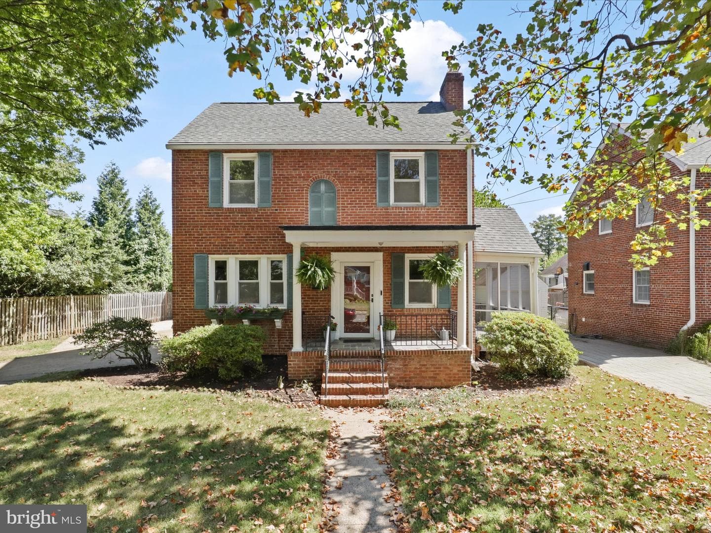 2323 N Burlington Street photo 1