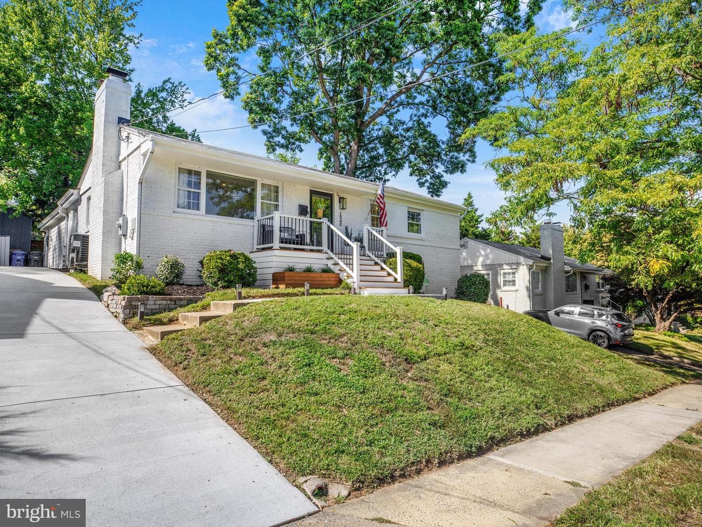 2040 N Woodstock Street photo 1
