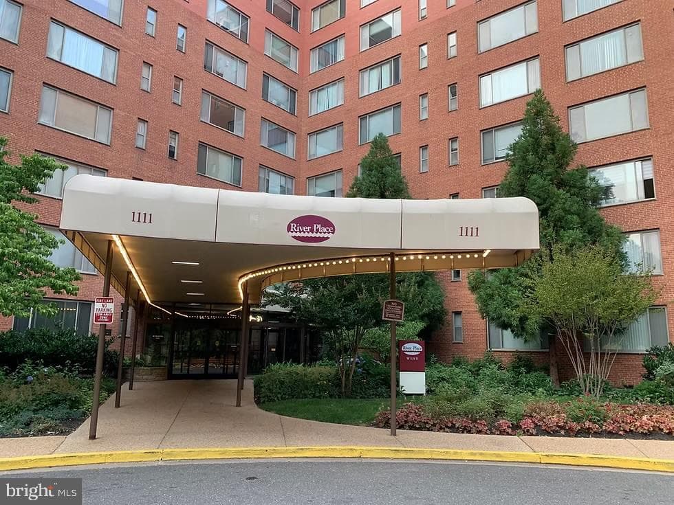 1111 Arlington Boulevard #601 photo 1
