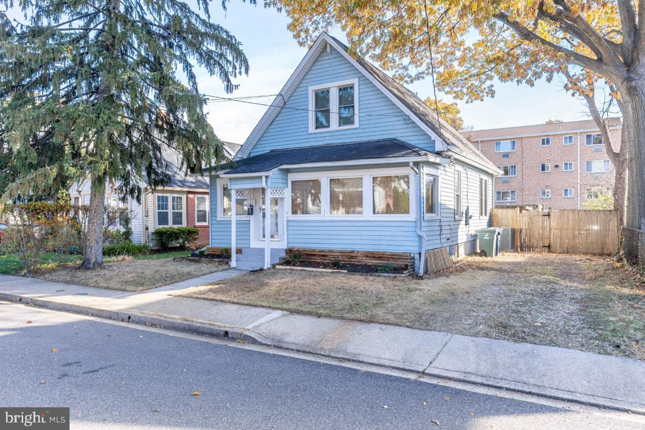 415 S Adams Street photo 1