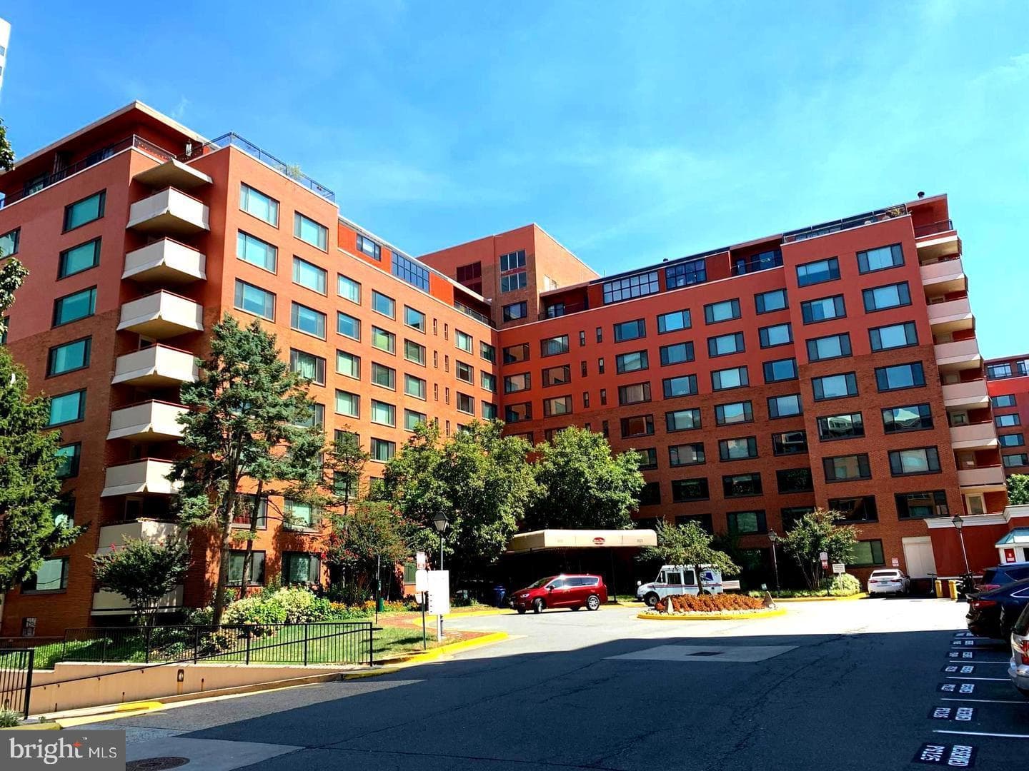 1021 Arlington Boulevard #702 photo 1